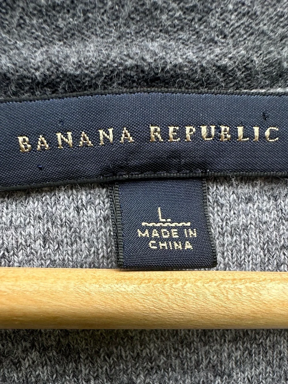 Banana Republic Cardigan Men’s V-Neck Button Sweater Soft Gray Classic Timeless